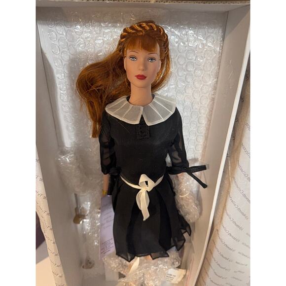 Tonner Tyler Wentworth Collection Doll RED Hair Classic Black Dress READ - Picture 1 of 8